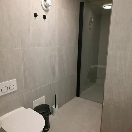 The White House - T6, Gratis Parkering Apartman